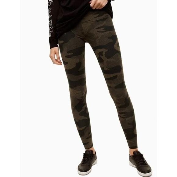 Aritzia TNA Camo Leggings - Picture 1 of 7